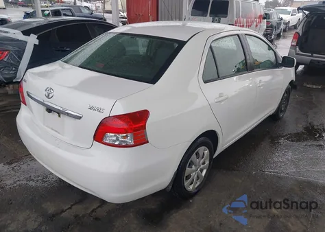 2011 Toyota Yaris z USA, uszkodzony, nr VIN JTDBT4K32B1403604